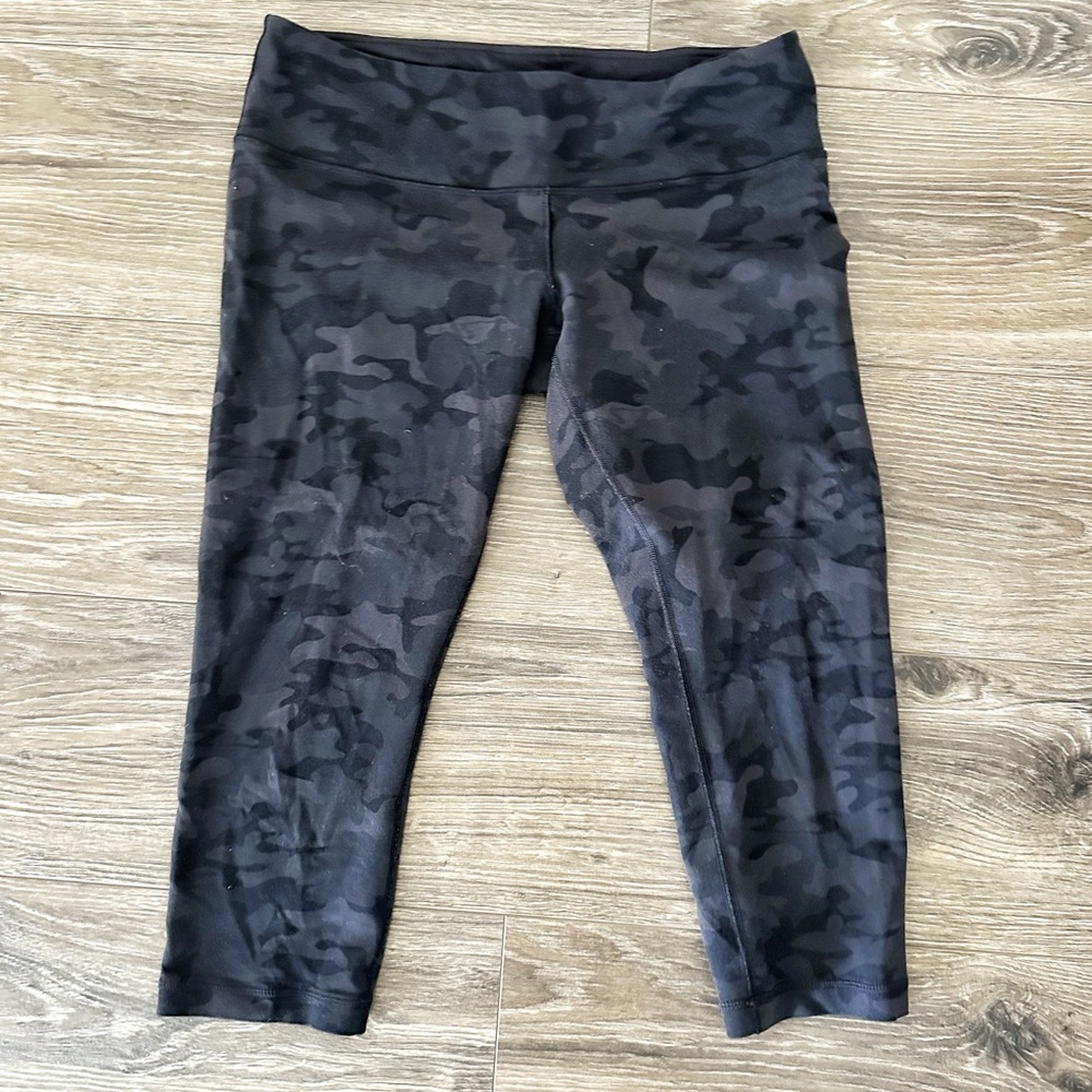 Lululemon Black and Gray Camouflage Leggings with Wide Waistband